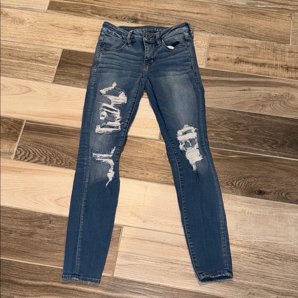 American Eagle Outfitters Denim - AMERICAN Eagle Sz 4 Distressed Blue Jegging EUc